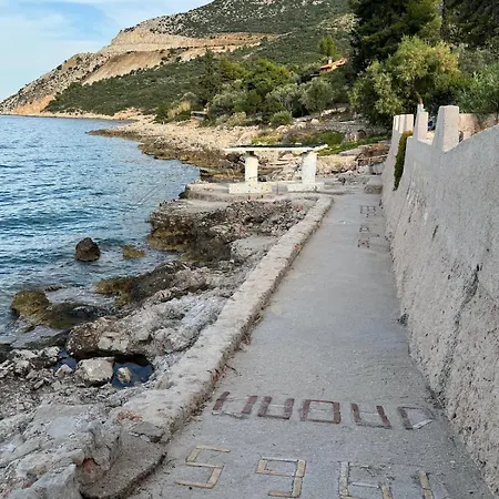Pitidis - Davai Yialassi * Epidaurus